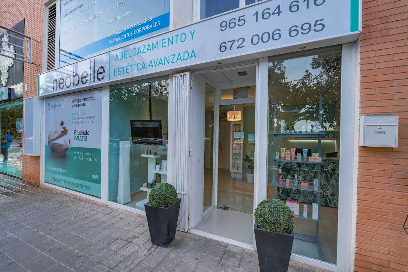 Fachada exterior de la clínica Neobelle