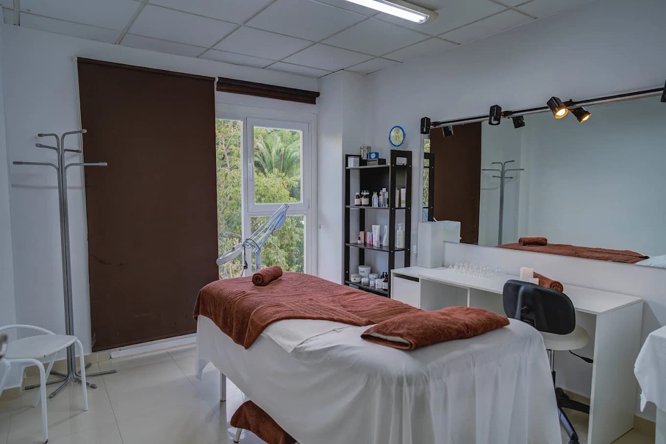 Sala de tratamiento con productos profesionales